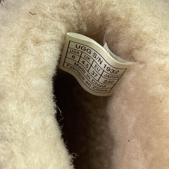 UGG Caspia 1932 Leather Boot - Picture 8 of 8